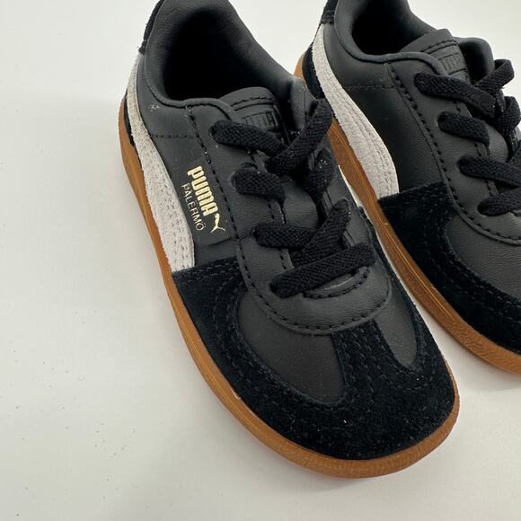 Puma Kids Sneakers in Black and White - Picture 10 of 11